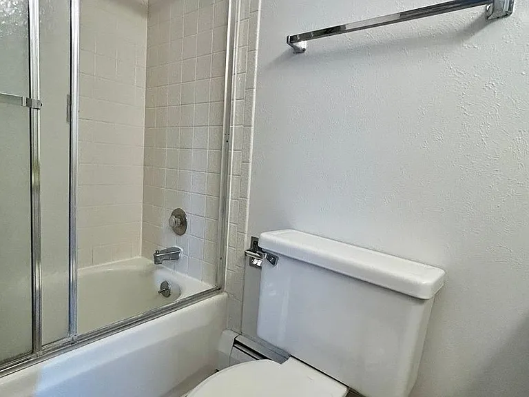 1110 Centaur Cir #E — Photo 20