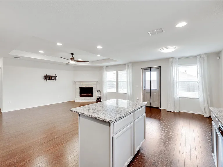 1633 Vernon Dr — Photo 11
