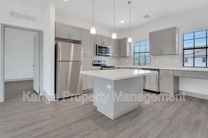 2 bed, 2.0 bath, 1100 sqft, $2,700 — Photo 1