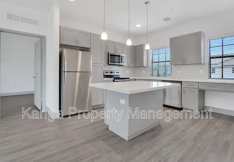 540 NE 14th Ct #104 — Photo 1
