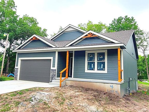 2nd image of 4 Highland Cir
