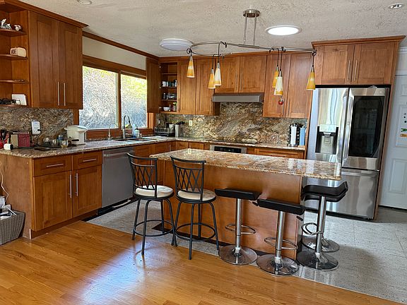 4th image of 5571 Castle Glen Ave