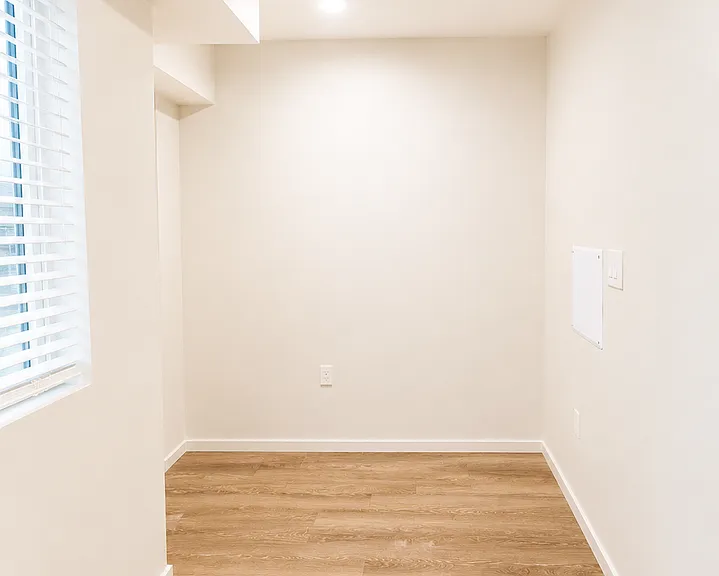 Plaza Apartments — Photo 38