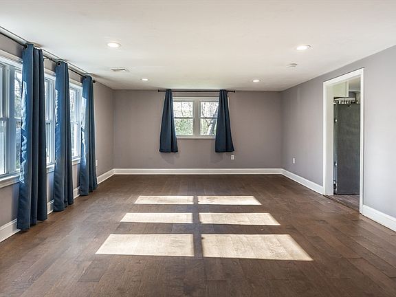 3rd image of 68 Giseles Way
