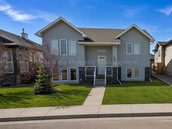 132 Grand River Blvd W, Lethbridge, AB T1K 8A4