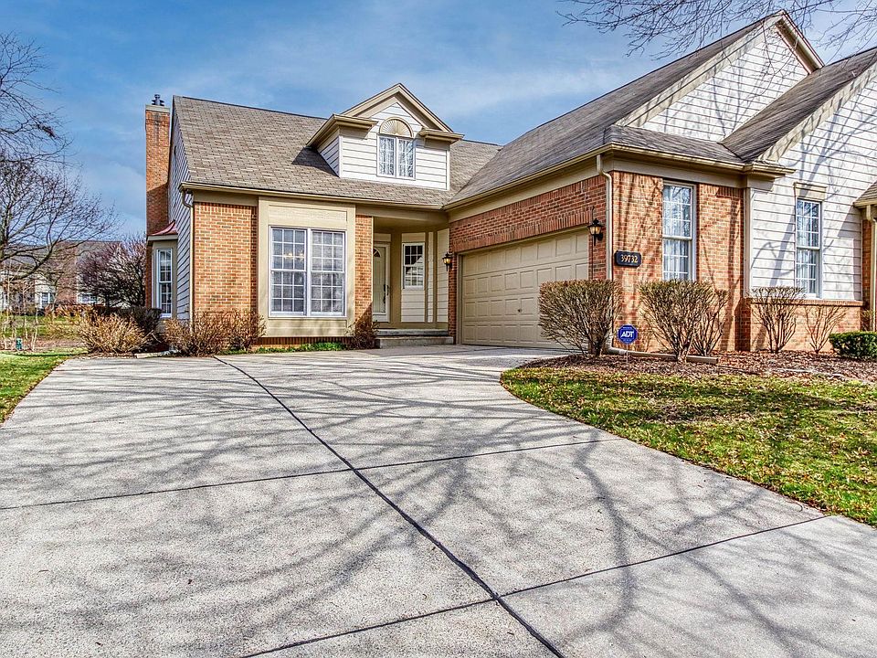1st image of 39732 Muirfield Ln
