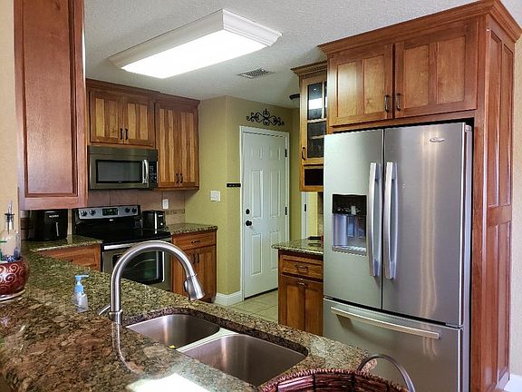 4th image of 4017 Glen Laurel Dr N