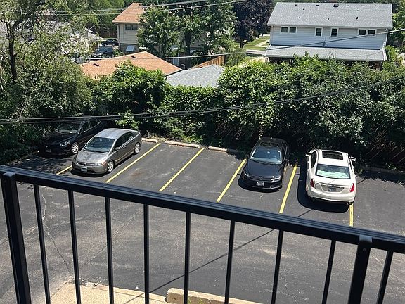 3rd image of 1043 S York Rd APT 202