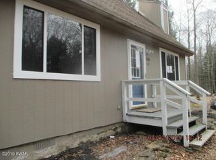 65 Pine Creek Rd, Hawley, PA 18428