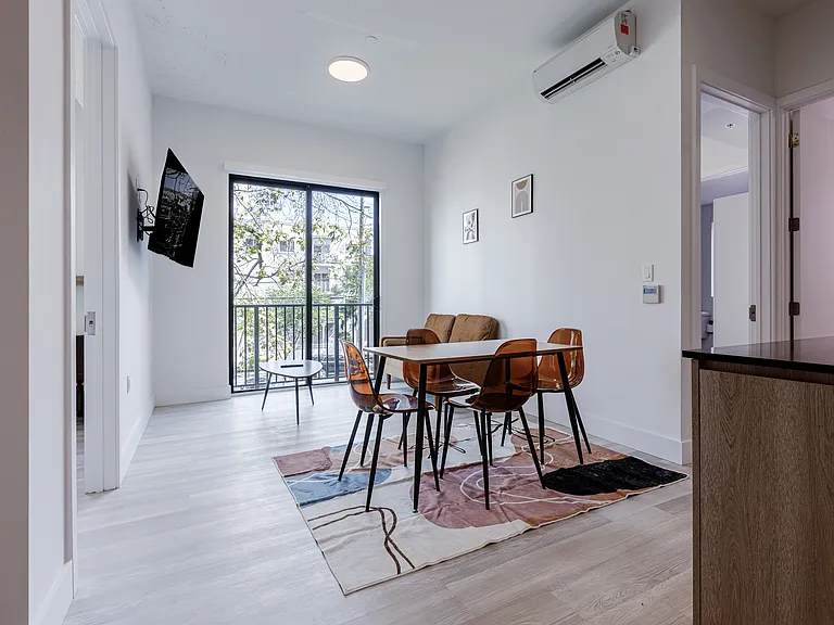 Saffron Apartments — Photo 83
