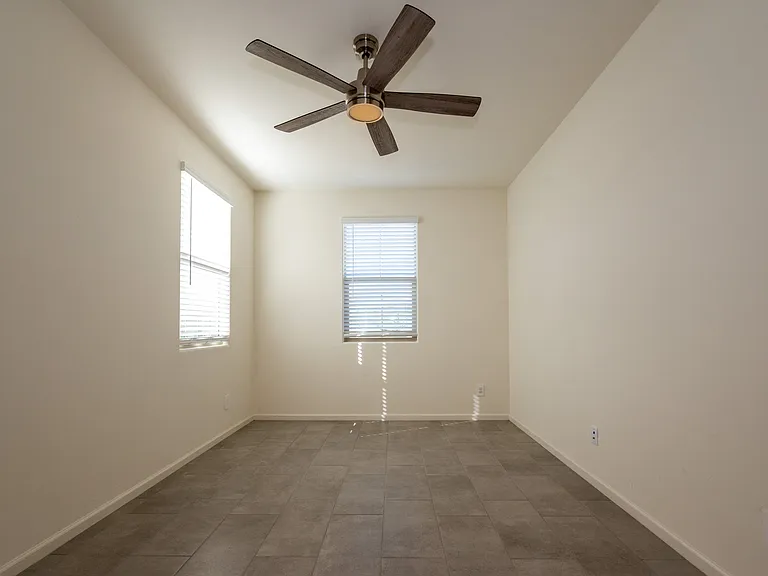10410 W Robertson St — Photo 9