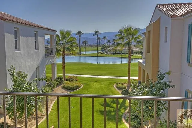 3 bed, 3.5 bath, 2737 sqft, $10,000 — Photo 2
