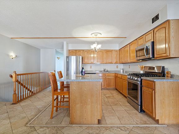 3rd image of 67 E 119th St Fl 1