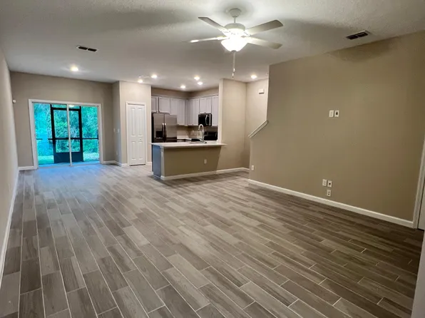 2653 Sandy Dune Dr, Jacksonville, FL 32233