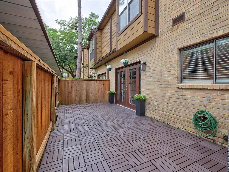 11711 Memorial Dr #621 — Photo 31