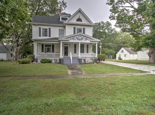 209 Saint Marie St, Blue Mound, IL 62513