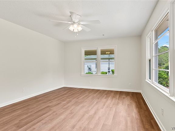 5th image of 3304 3rd Ave