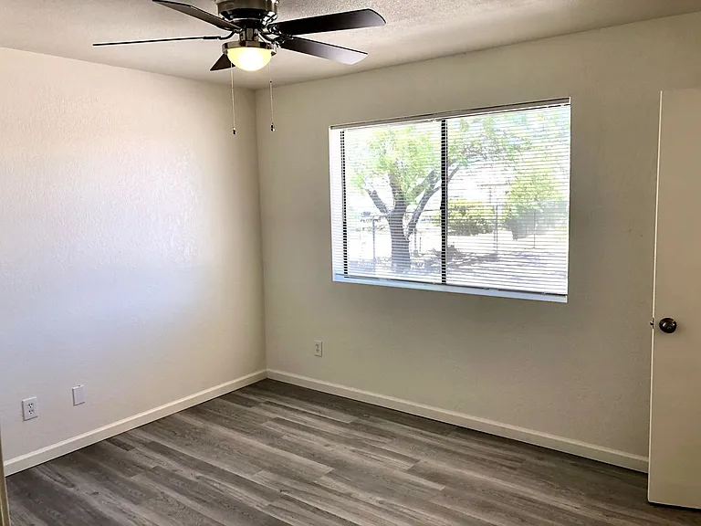 2715 Lillie Ave — Photo 19