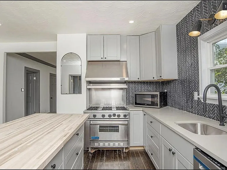 111 Grove St #1 — Photo 2
