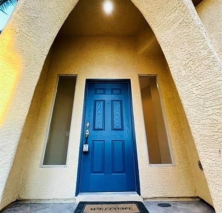 3rd image of 10668 Isola Bella St