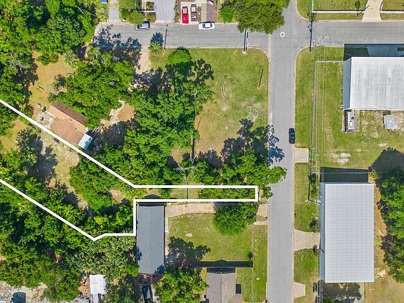 3rd image of 1009 W Pine St