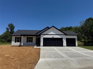 11271 Village Dr W, Foristell, MO 63348