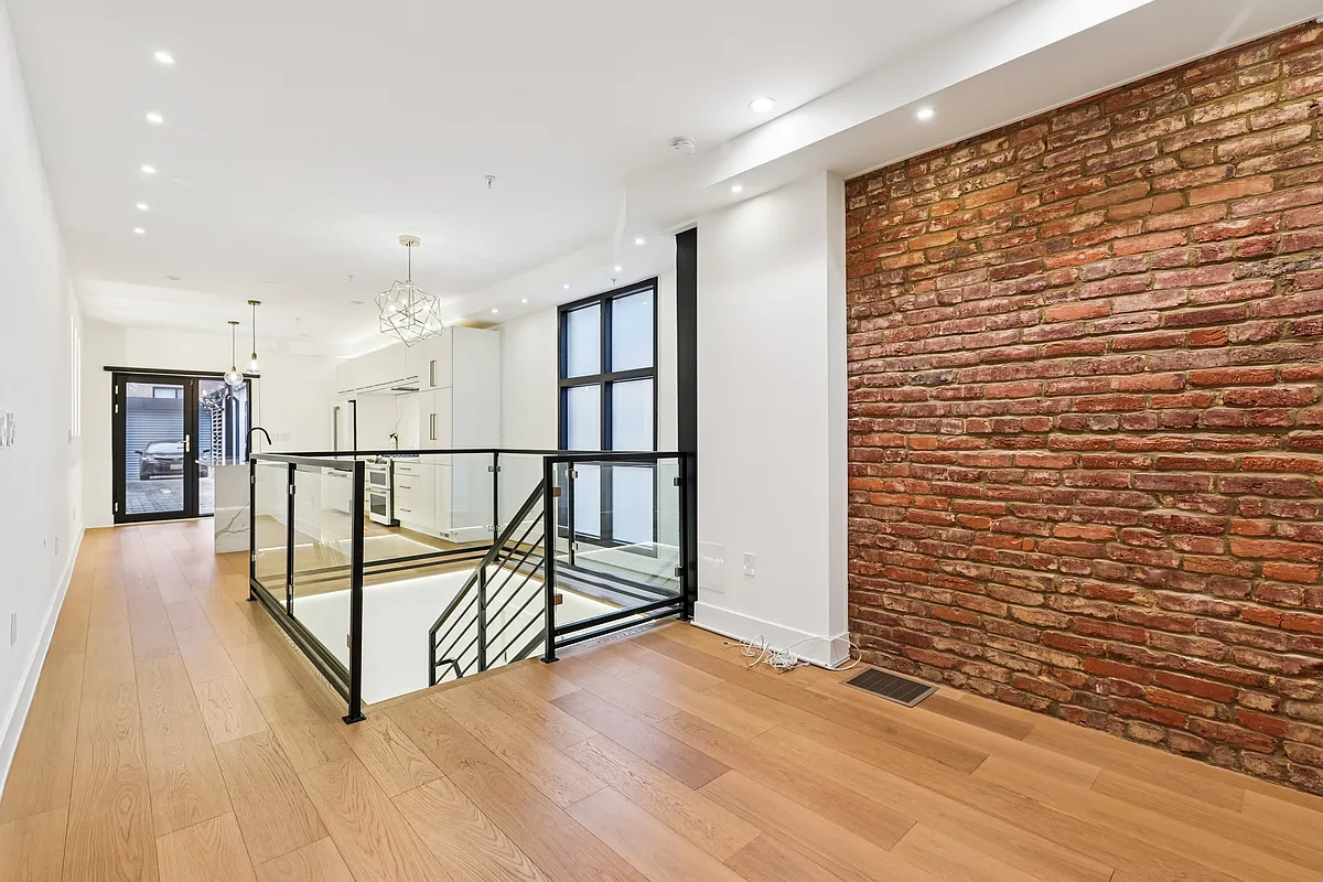 Beautiful brick wall - 746 Morton St NW #1