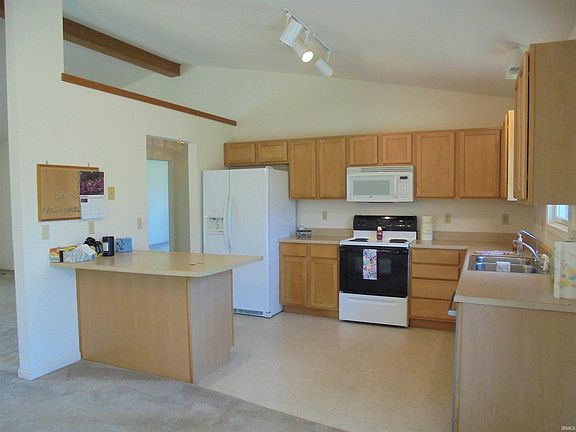 3rd image of 6800 E County Road 550 S