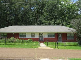 113 Cherry St, Kosciusko, MS 39090
