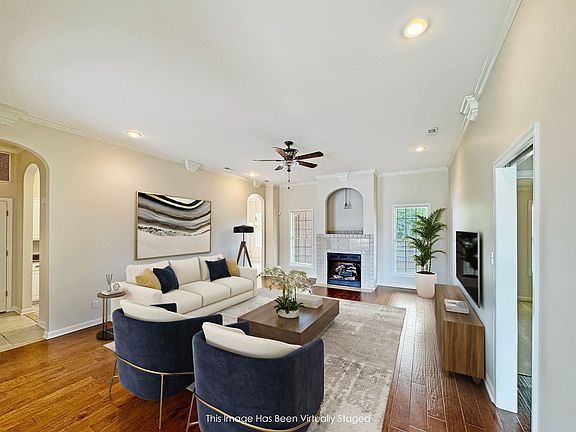 2nd image of 327 Sherborne Ct