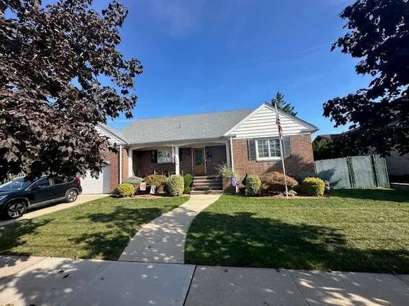 6 Walter Place image 1 of 7