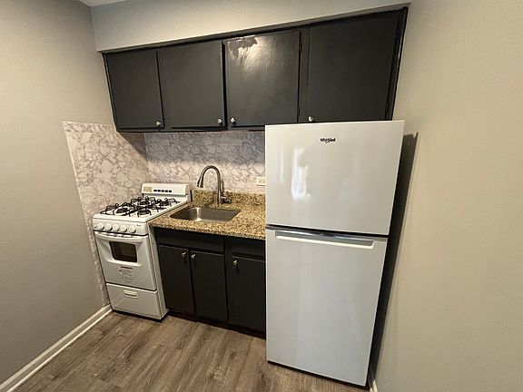4th image of 3331-53 Commercial Ave #1B-1BA