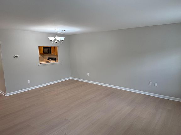 5th image of 1203 Crosshill Ct