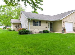 1003 N 15th St #1, Estherville, IA 51334