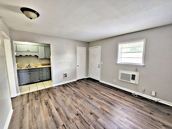 3rd image of 3900 Rucker Cir SW #13