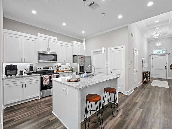 2nd image of 4520 Garrison St