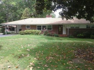 202 Forest Lane Dr, Gaffney, SC 29340