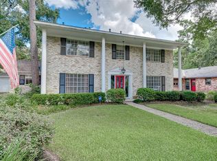 5934 Old Lodge Dr, Houston, TX 77066