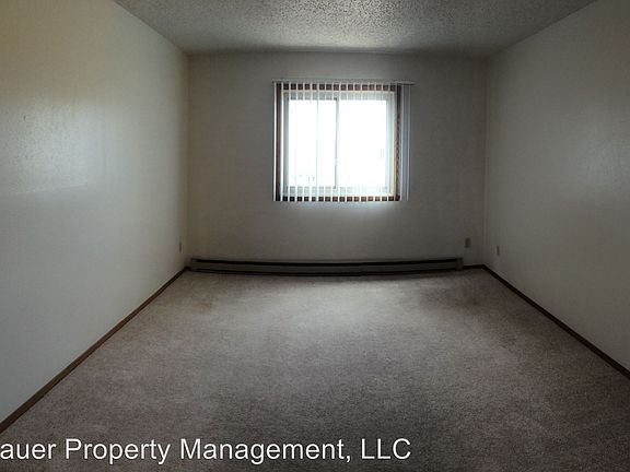 5th image of 1814 Prairie Ave APT 16