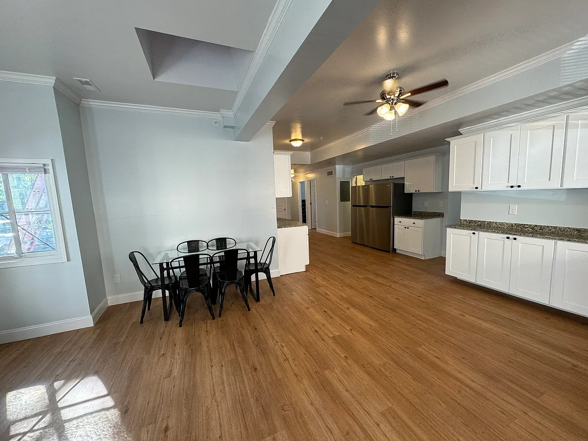 Building Photo - 1346 Geddes Ave #3