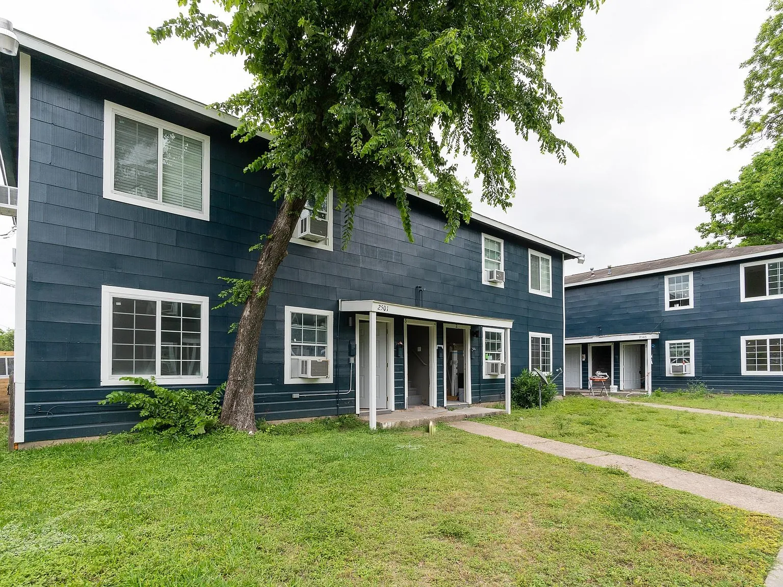 2 bed, 1.0 bath, $1,419 — Photo 3