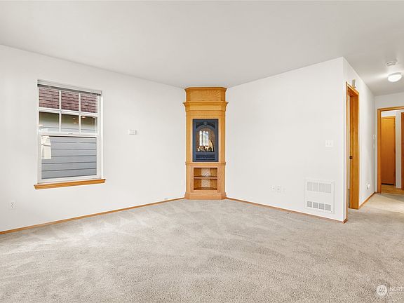 5th image of 161 W Whidbey Avenue #46