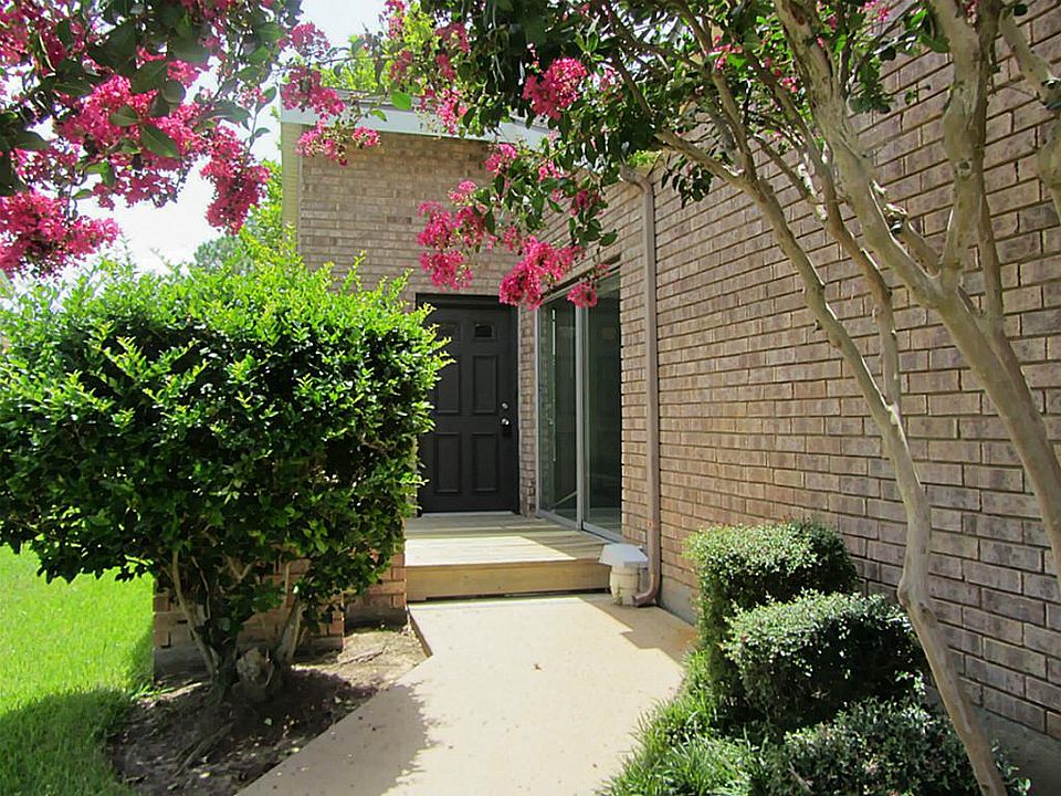 1st image of 16114 Seahorse Dr