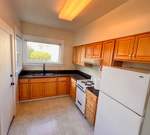 3rd image of 1272 Fell St APT 5