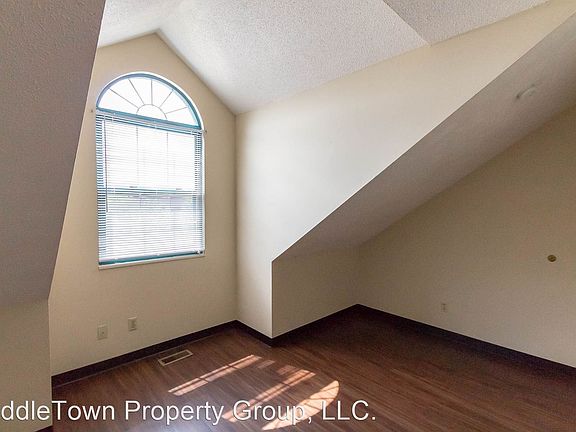 3rd image of 300 N McKinley Ave #11293722