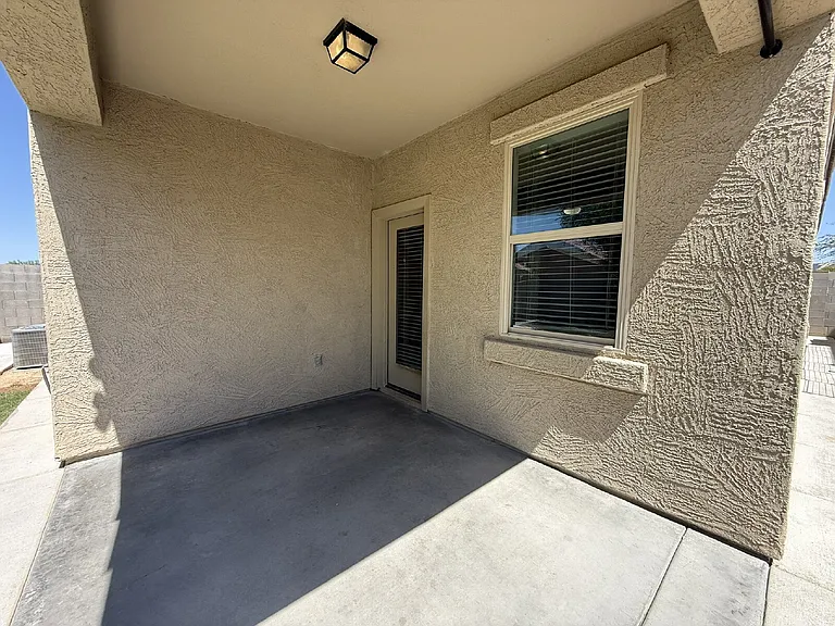 30187 W Avalon Dr — Photo 34
