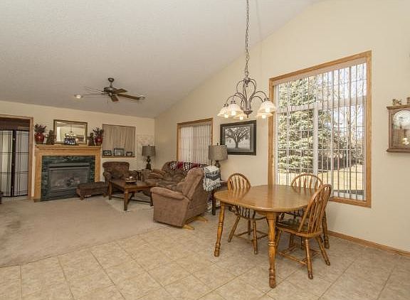 3rd image of 1743 Ojibway Dr