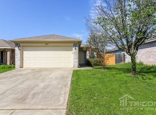 10612 Flamewood Dr, Fort Worth, TX 76140