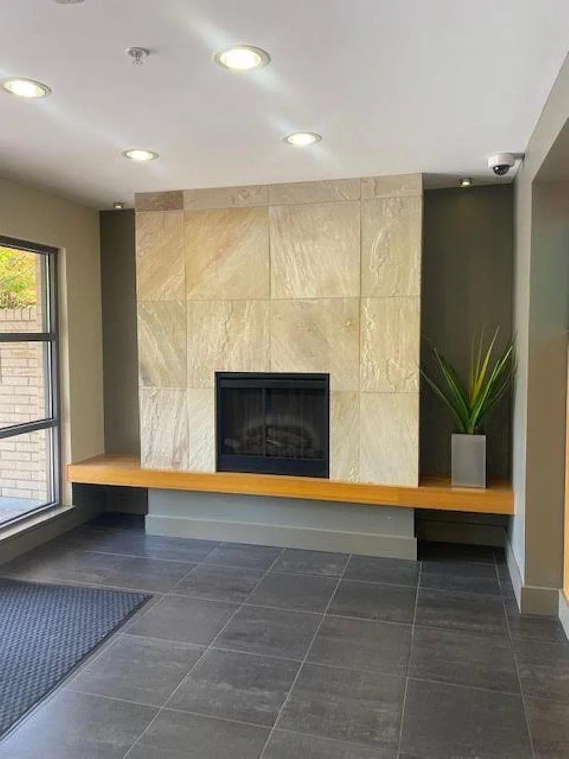2 bed, 850 sqft, $2,600 — Photo 3