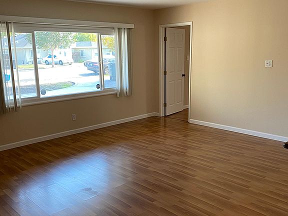3rd image of 10409 Bret Ave